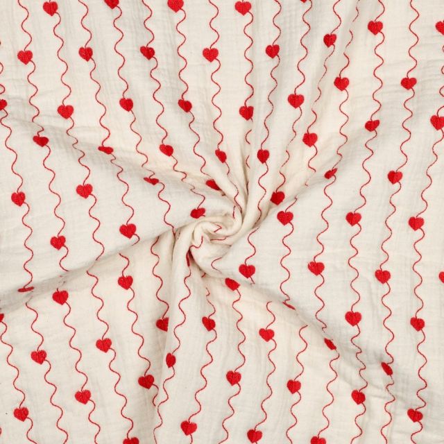 Tissu Double gaze de Coton Matelassé Kaya coeurs brodés Rouge sur fond Ecru