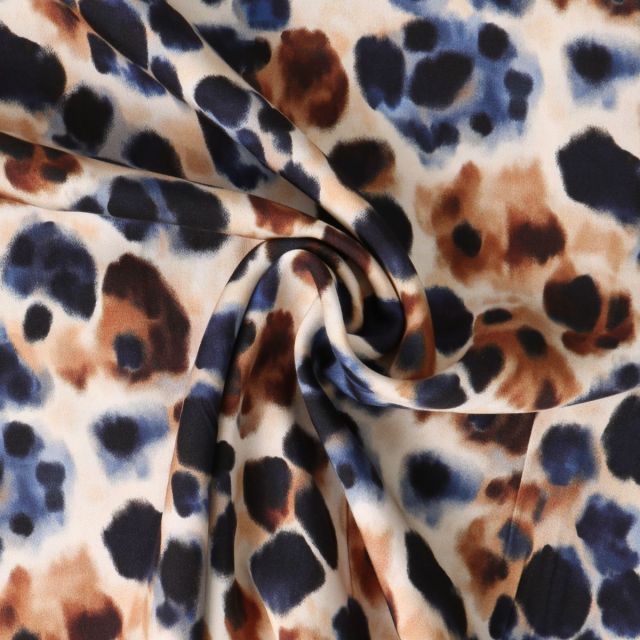 Tissu Viscose Inès motif façon léopard Camel sur fond Beige sable