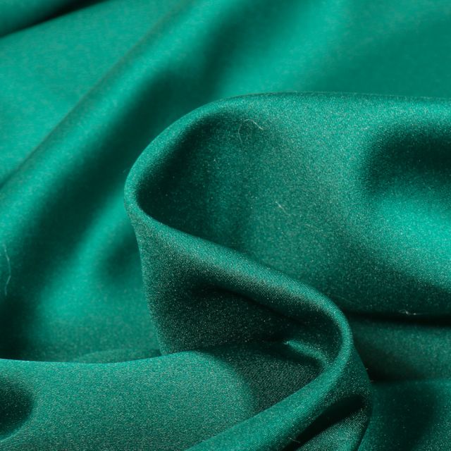 Tissu Micro Satin Royal toucher soie uni Vert émeraude