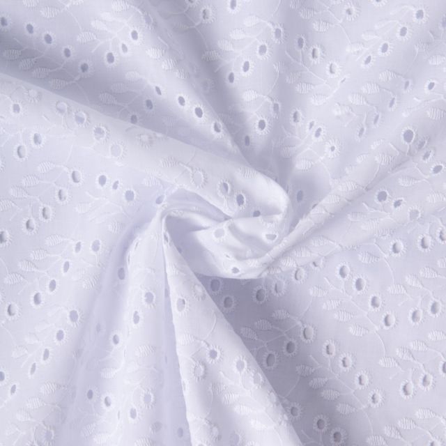 Tissu Coton ajouré brodé Batista Blanc