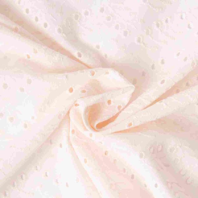 Tissu Coton ajouré brodé Batista Batista sur fond Blanc