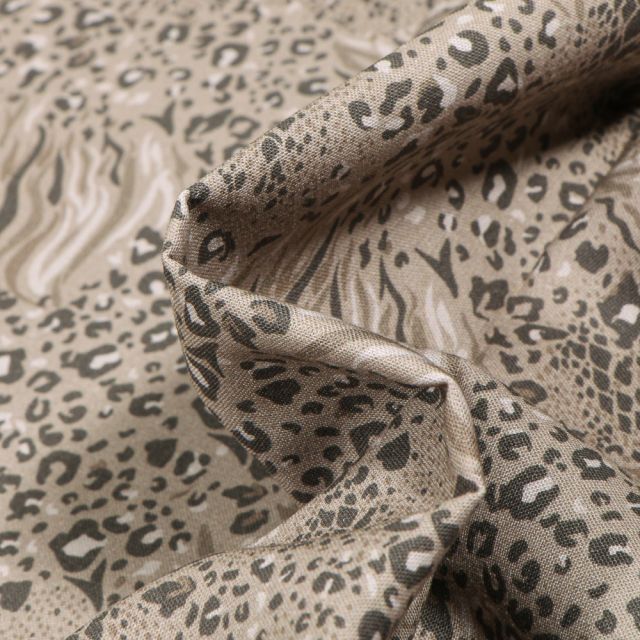 Tissu Coton MC Fabrics Taches félines sur fond Vert kaki clair