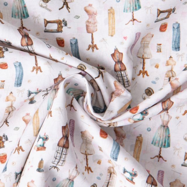 Tissu Coton imprimé Couture Moments sur fond Blanc