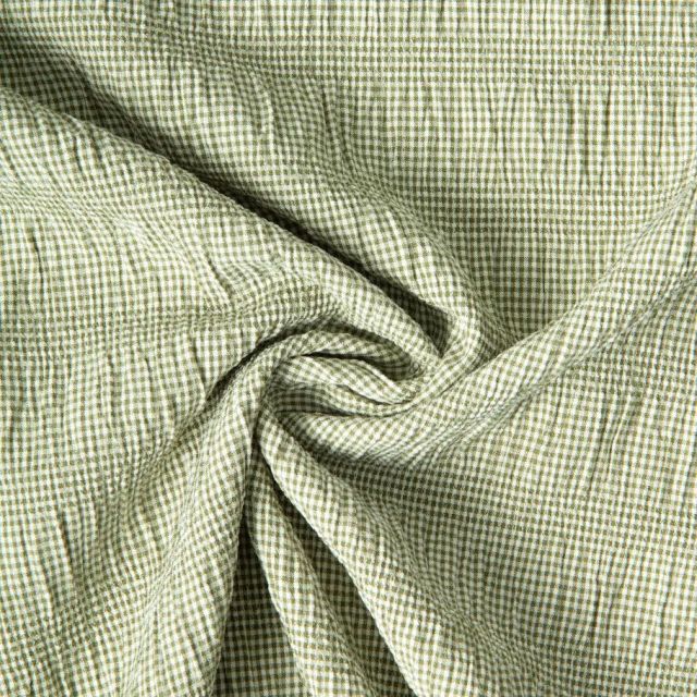 Tissu Polyviscose Seersucker aspect Lin lavé Suzy rayures Blanc sur fond Vert kaki clair
