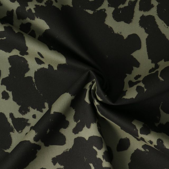 Tissu Toile de Coton  Zélina camouflage artistique sur fond Vert kaki