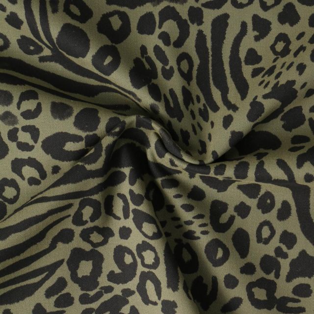 Toile de Coton imprimé Jade motif léopard Noir sur fond Vert kaki