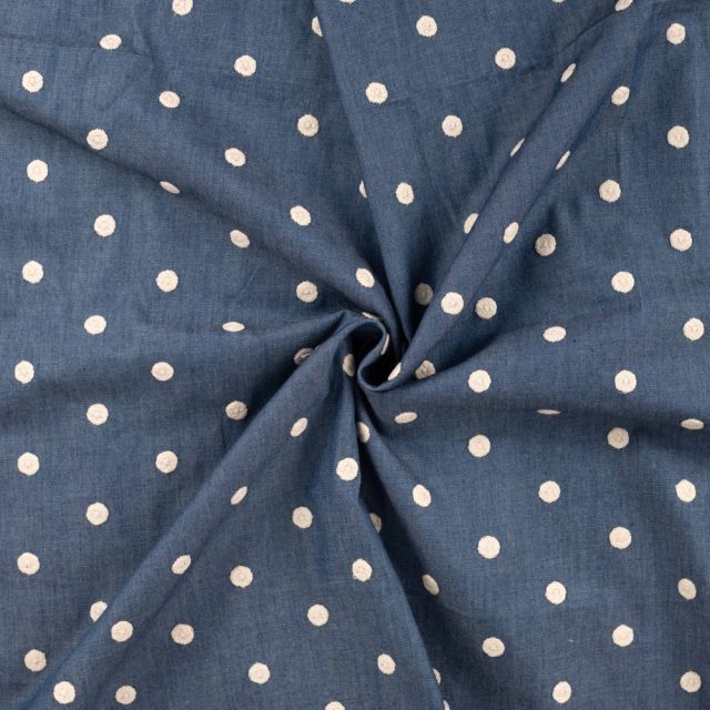 Tissu Chambray Coton Pois brodés blancs sur fond Bleu jean