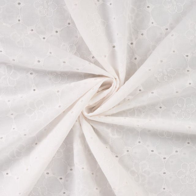 Tissu Voile de coton brodé Bianca Fleurs ajourées sur fond Blanc