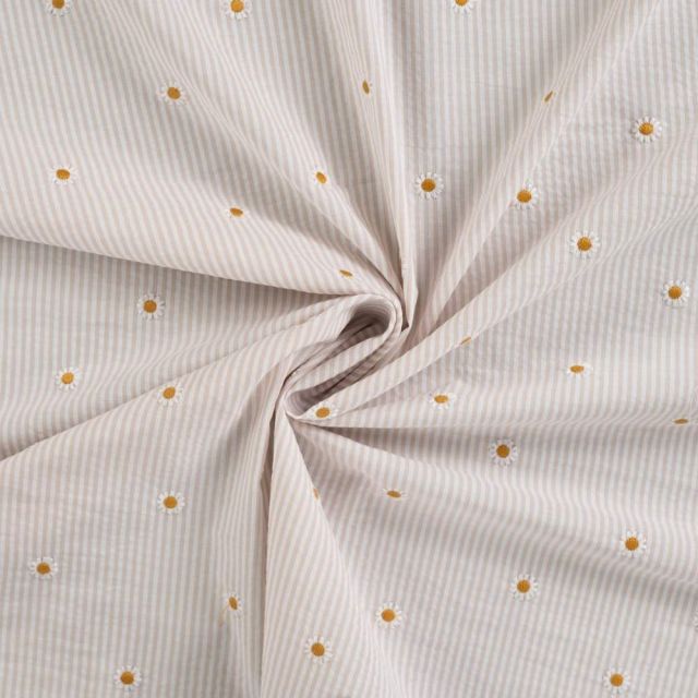 Tissu Coton Seersucker Lola rayures Blanc et fleurs brodées sur fond Beige sable