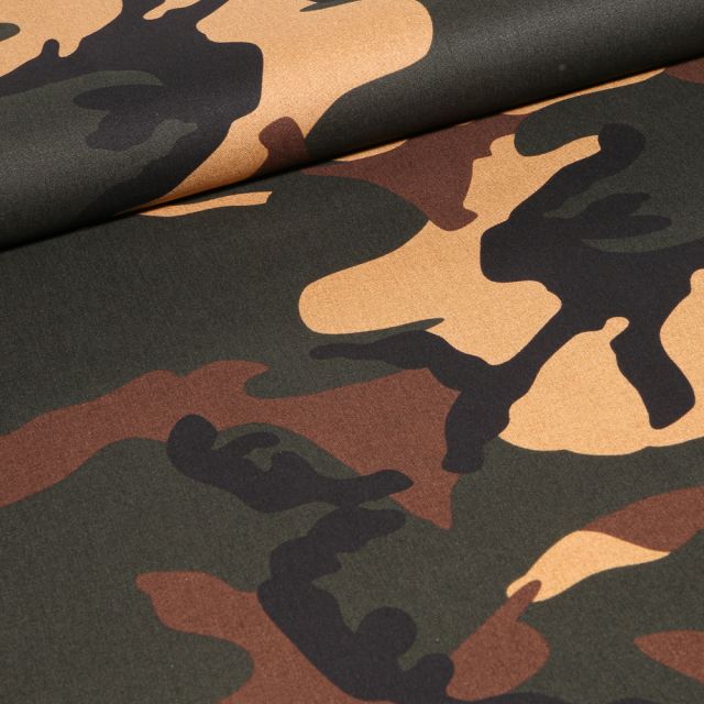 Tissu Coton imprimé Camouflages Kaki sur fond Noir