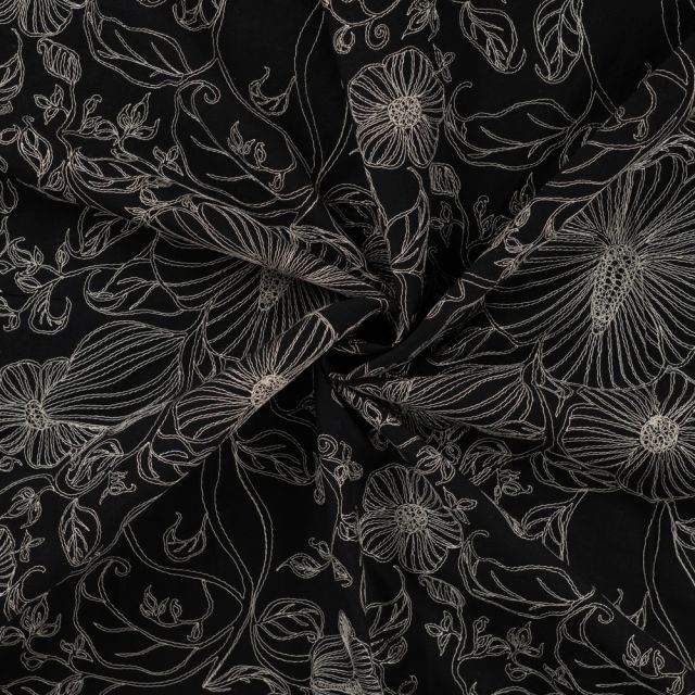 Tissu Coton brodé imprimé Fleuris sur fond Noir