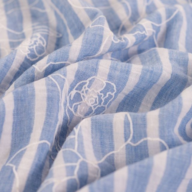 Tissu Aspect Lin rayures et fleurs sur fond Bleu ciel