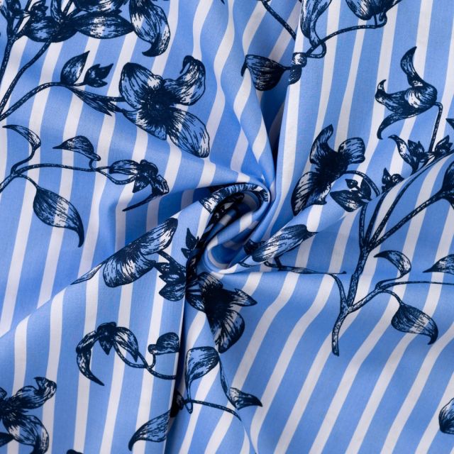 Tissu Coton légèrement extensible rayé et Fleurs noires sur fond Bleu ciel
