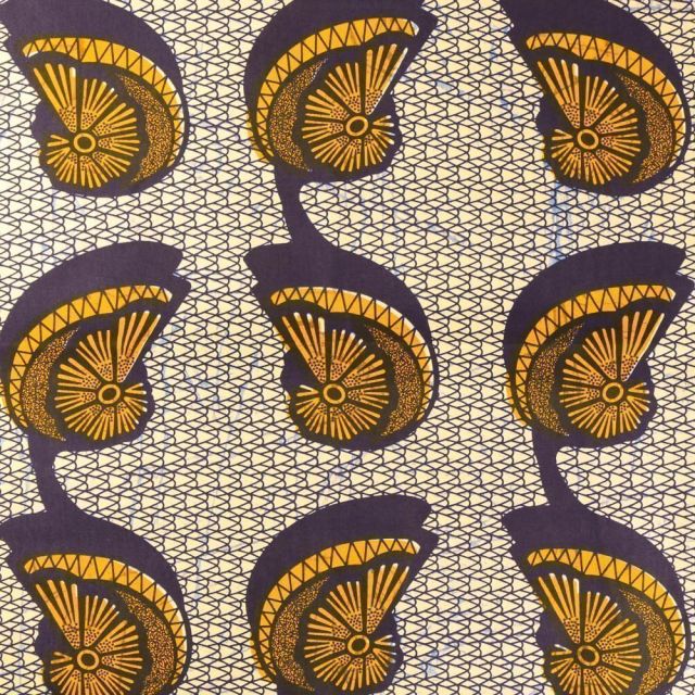Tissu Wax Africain N°360 Coquillages Jaunes et bleu marine sur fond Ecru - Par 10 cm