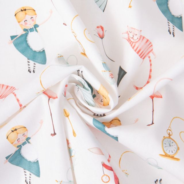 Tissu Coton imprimé Conte de fée sur fond Blanc