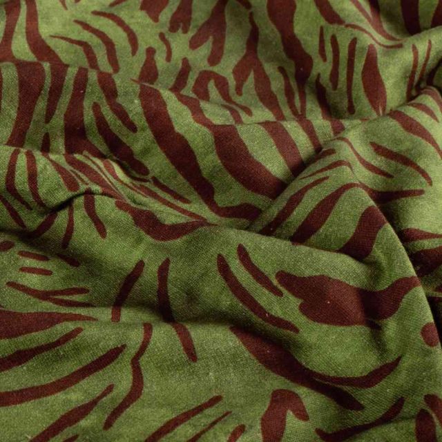Tissu Sweat léger French Terry Léon extensible zébré Brun sur fond Vert kaki