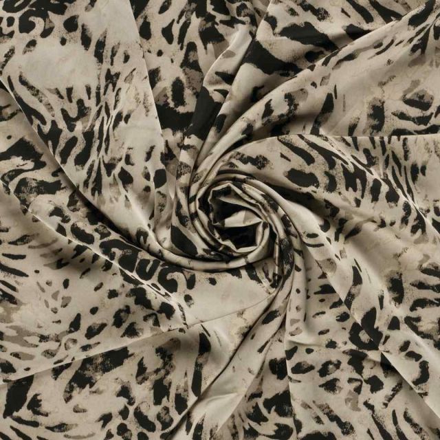 Tissu Satin Duchesse Isolde motif fauve sur fond Beige