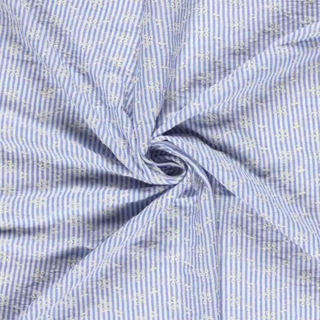 Tissu Popeline de Coton  Brodé petites fleurs rayures Blanc sur fond Bleu ciel