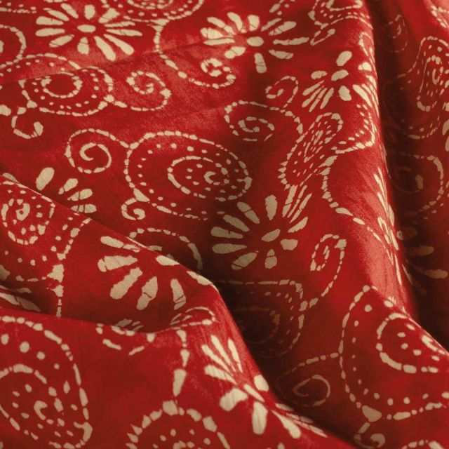 Tissu  Voile de Coton Batik Naya Bali sur fond Rouge