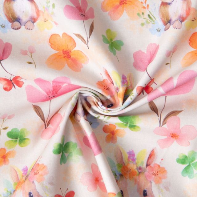 Tissu Coton imprimé digital Lapin fleuris Bellia sur fond Rose pâle