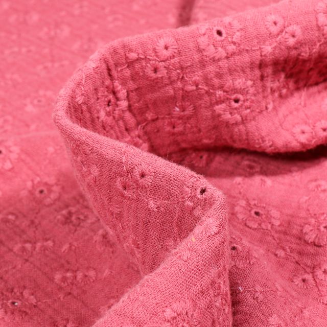 Tissu Double gaze Brodée Suzy sur fond Framboise