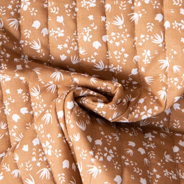 Tissu Coton Matelassé réversible Olympe petites fleurs Blanc sur fond Cassonade
