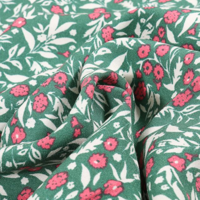 Tissu Viscose Arty Pukka sur fond Vert