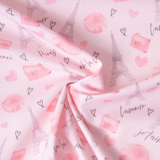 Tissu Coton imprimé Love Paris sur fond Rose pâle
