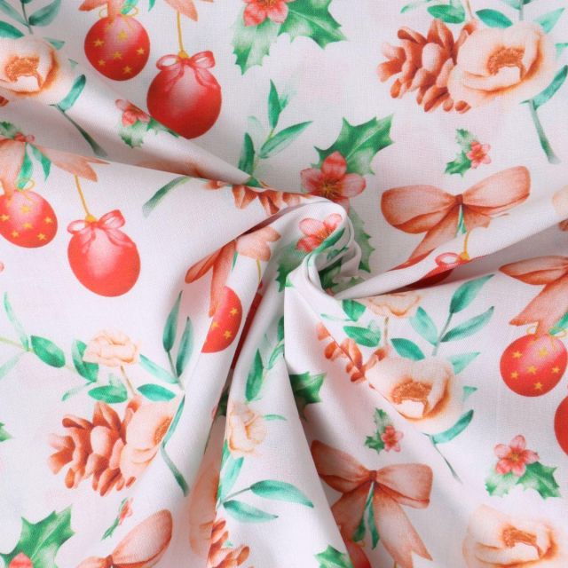 Tissu Coton imprimé Nélya décorations de Noël Rouges sur fond Blanc