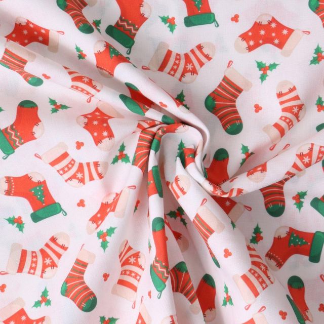Tissu Coton imprimé Mila chaussettes de Noël Rouges sur fond Blanc