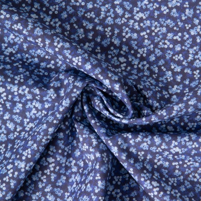 Tissu Popeline de Coton légère imprimé moucheté floral sur fond Bleu indigo