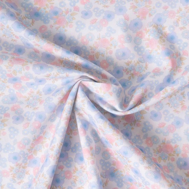 Tissu Popeline de Coton légère floral pastel bleu ciel pastel, rose et beige sur fond Blanc