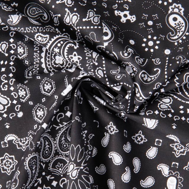 Tissu Coton imprimé Arty patchwork paisley Blanc sur fond Noir
