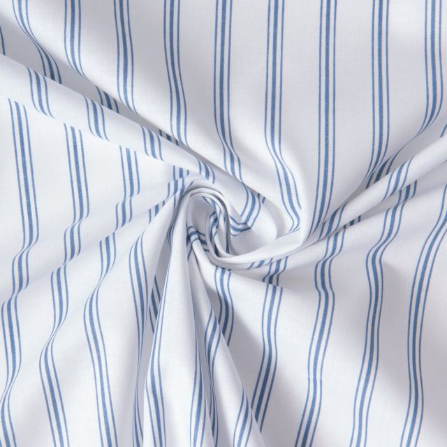 Tissu Coton imprimé Arty rayures Bleu ciel sur fond Blanc