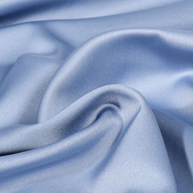 Tissu Micro Satin Royal toucher soie uni Bleu layette