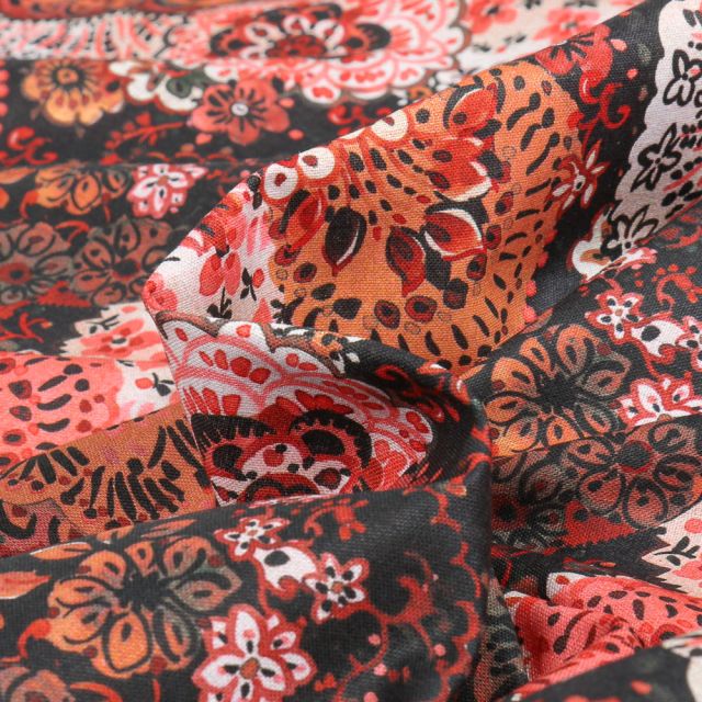 Tissu Coton imprimé Sweet Flower Manda Flowers orange sur fond Noir