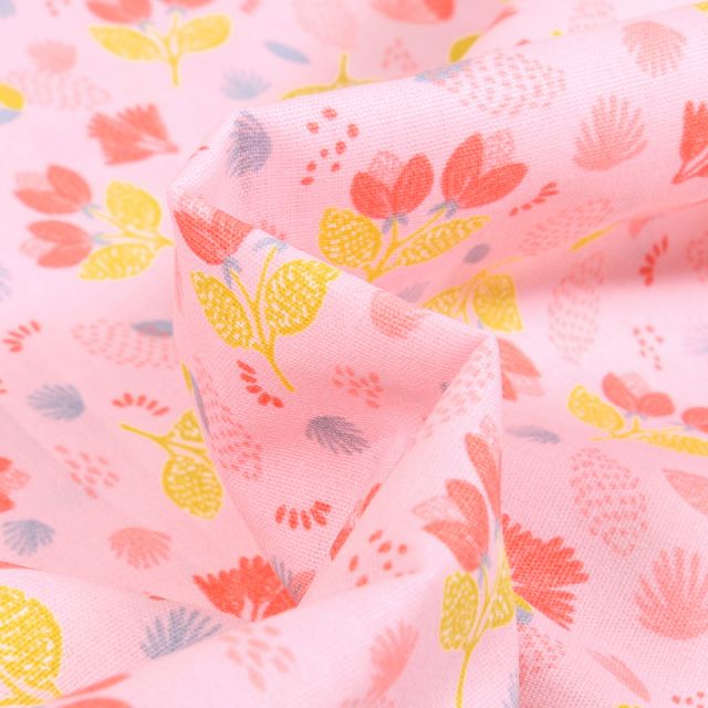 Tissu Coton imprimé LittleBird Jolies fleurs sur fond Rose