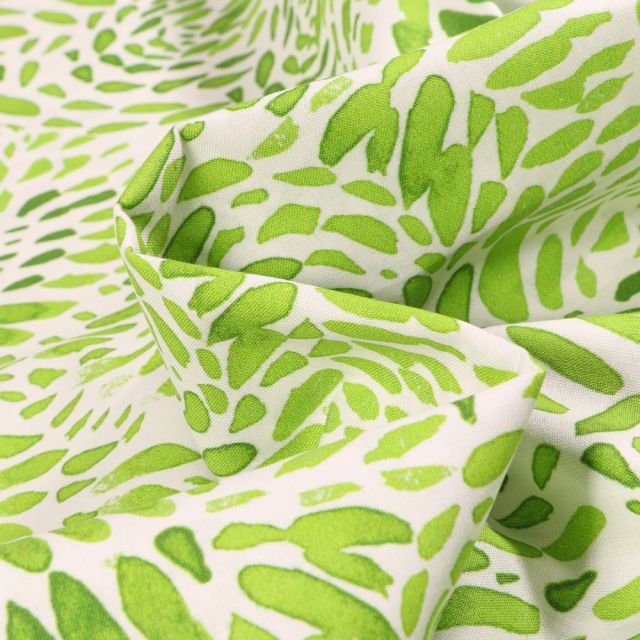 Tissu Coton imprimé Frou-Frou Faune vert sur fond Blanc cassé
