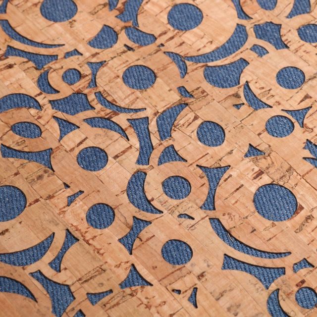 Tissu Liège monté sur jeans Cercles sur fond Bleu denim - Par 10 cm