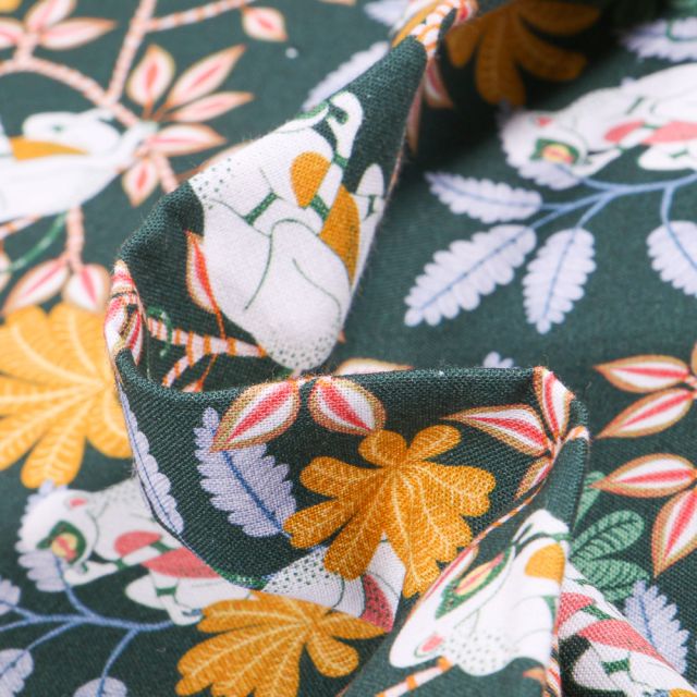Tissu Coton MC Fabrics Singes et feuilles tropical sur fond Vert foncé