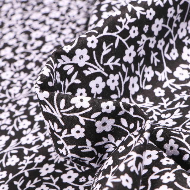 Tissu Coton MC Fabrics Pâquerettes blanches sur fond Noir