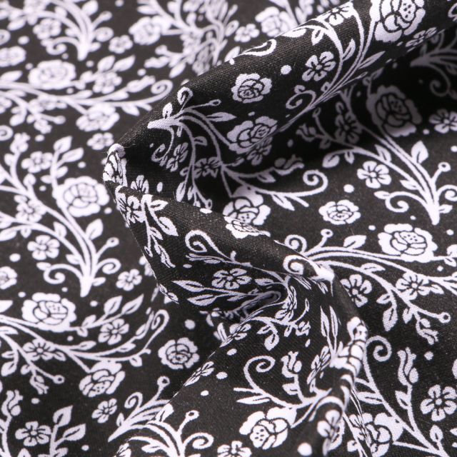 Tissu Coton MC Fabrics Arabesques de roses sur fond Noir