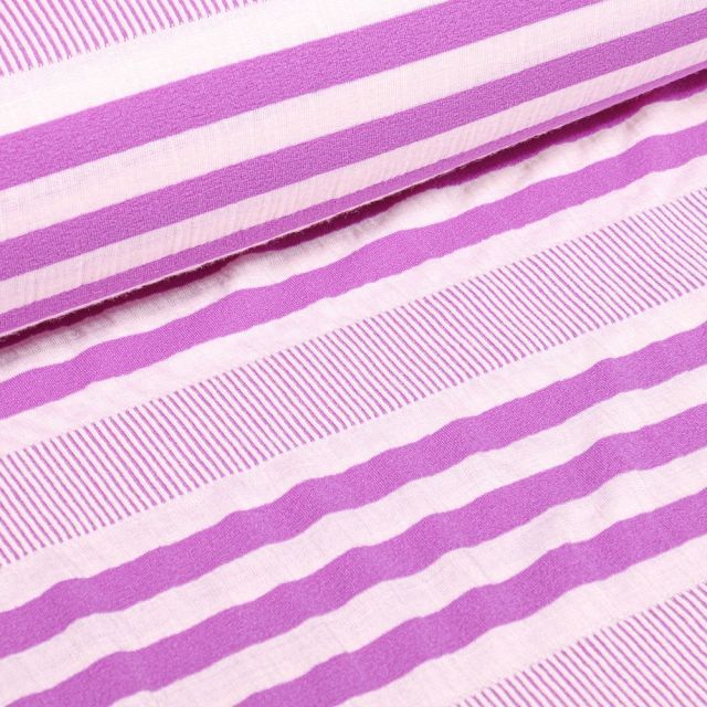Tissu Jersey polyviscose Rayures texturées violette sur fond Blanc - Par 10 cm