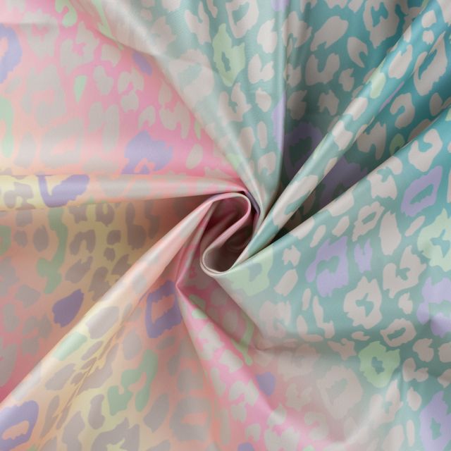 Tissu Imperméable Léopard sur fond Multicolore
