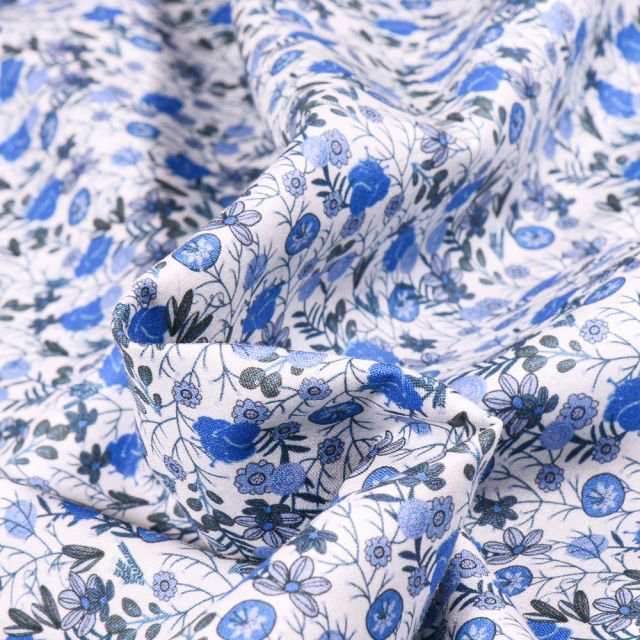 Tissu Popeline de coton Sweet Flower Apolline bleu sur fond Blanc