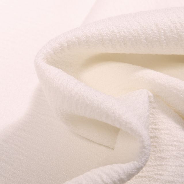 Tissu Crêpe texturé Uni sur fond Blanc