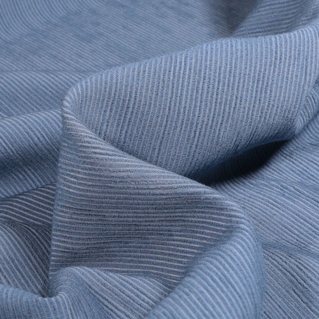 Tissu Viscose uni Rayures texturées sur fond Bleu indigo
