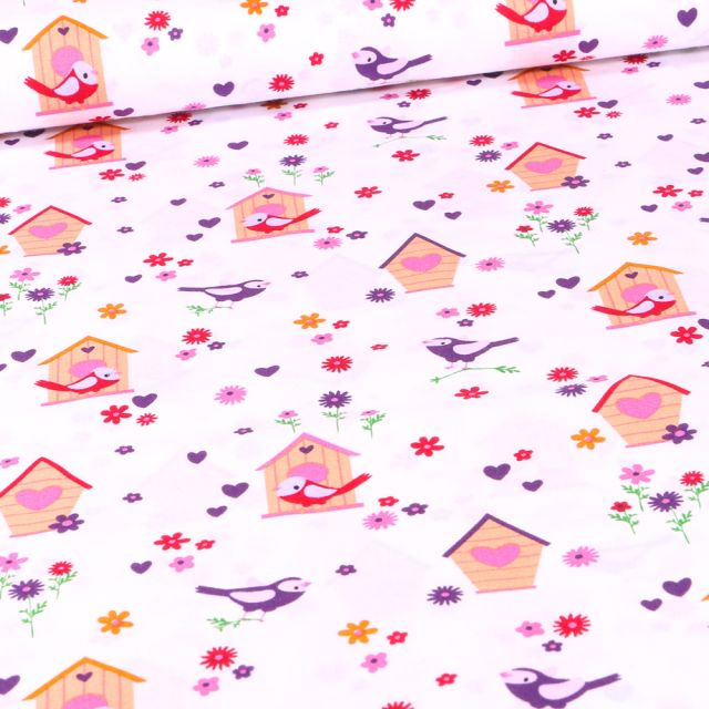 Tissu Coton imprimé Mangeoire oiseaux et petites fleurs sur fond Blanc