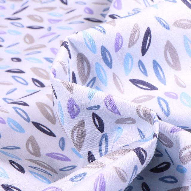 Tissu Coton imprimé LittleBird Pétales camaieu bleu sur fond Blanc