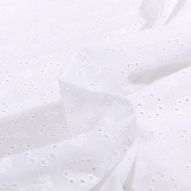 Tissu Broderie anglaise Cercle fleuris Blanc